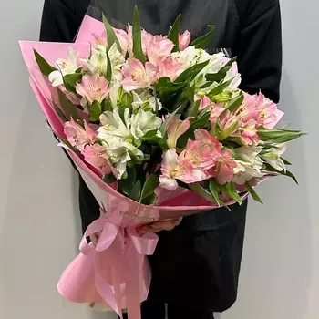 WISTERIA Букет из 11 нежных альстромерий "Очарование"