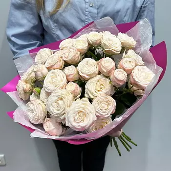 WISTERIA Букет из 9 кустовых роз