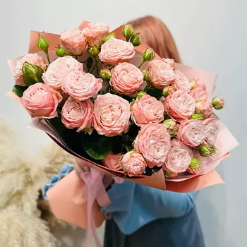 WISTERIA Букет розовые кустовые пионовидные розы