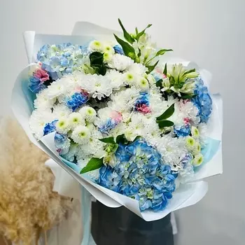 WISTERIA Элит букет гортензии, альстромерии, диантусы и сантини