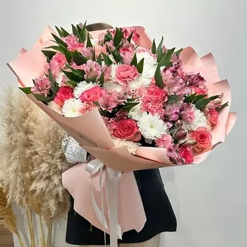 WISTERIA Элит букет розовые розы, диантусы, альстромерия и хризантема