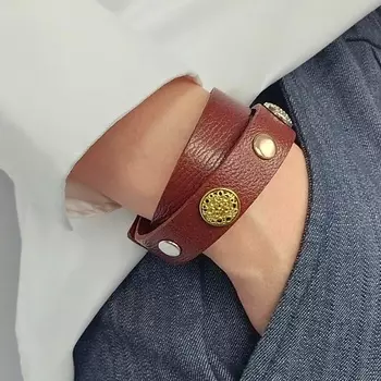 XENIA DUKOVA Кожаный браслет с клепками