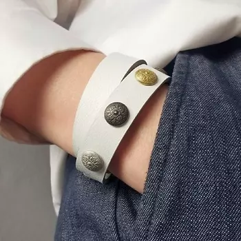 XENIA DUKOVA Кожаный браслет с клепками