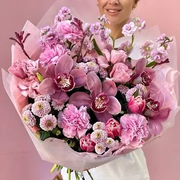 ЗАЦВЕТАЙ. ЦВЕТОЧНЫЙ БУТИК Букет «Малиновый мельфей»