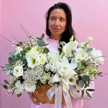 ЗАЦВЕТАЙ. ЦВЕТОЧНЫЙ БУТИК Корзина с пионовидной лилией «чистая любовь»