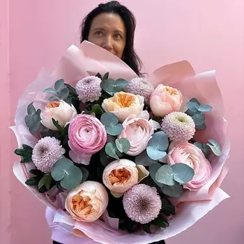 ЗАЦВЕТАЙ. ЦВЕТОЧНЫЙ БУТИК Премиум букет «розовый ангел» на основе ранункулюсов и роз Дэвида Остина