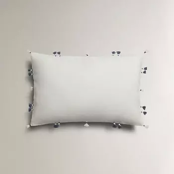 ZARA HOME Чехол на подушку с мини-помпоном 45 x 45
