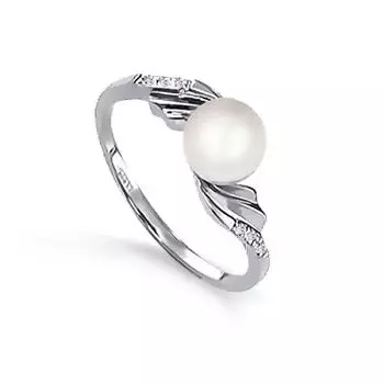 Кольцо с жемчугом и фианитами Линии Любви