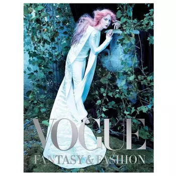 Книга Vogue Fantasy & Fashion photography book