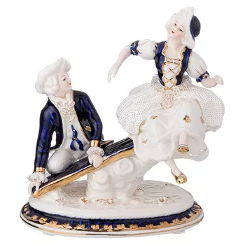Статуэтка фарфоровая Влюбленная пара Charming Statuette