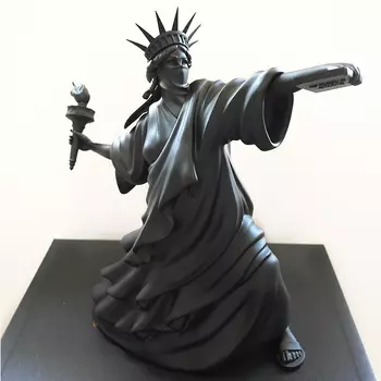 Статуэтка Freedom Riot Black
