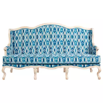 Трехместный диван с голубым узором Ikat Pattern