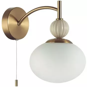 Бра с выключателем сонетка Lumion Gloriya 8272/1W NEOCLASSI латунь/бежевый/белый, металл/керамика/стекло Е14 1*40W 220V