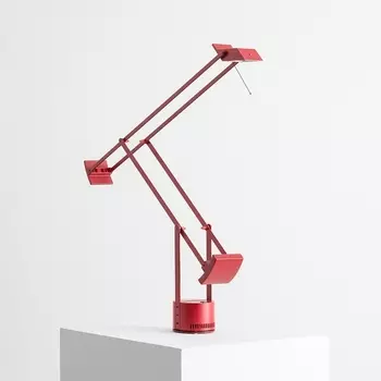 Офисная настольная лампа Artemide Tizio A009060