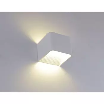 Светодиодный настенный светильник Crystal Lux CLT 010W100 WH форма куба