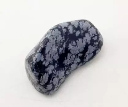 Алтарный камень Обсидиан снежный