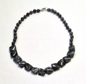 Бусы Обсидиан снежный шарик, квадрат витой