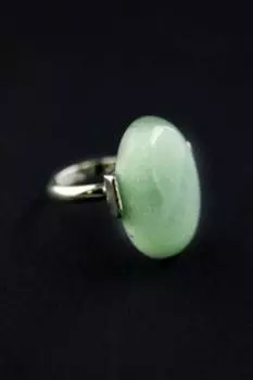 Кольцо безразмерное с камнем. Нефрит