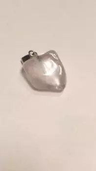 Кулон маленький из камня. Горный хрусталь