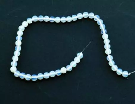 Нитка с камнями лунный камень