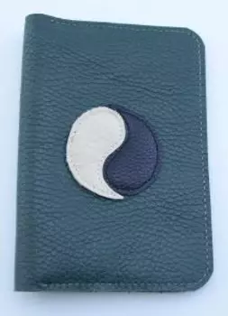 Обложка для документов из натуральной кожи. Инь - Янь (аппликация)