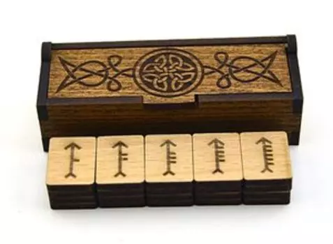 Огам. Ирландские руны (набор рун для гадания из дерева в шкатулке)