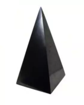 Пирамида из шунгита высокая полированная 7 см