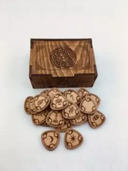 Ведьмины руны (полный набор рун ведьм для гадания из дерева в шкатулке)