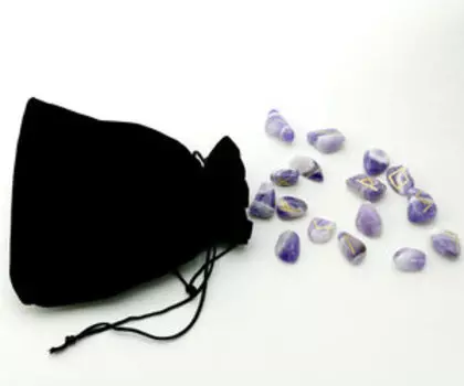 Скандинавские руны из аметиста