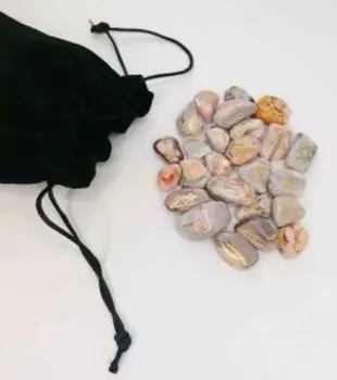 Скандинавские руны из розового агата