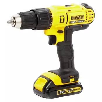 дрель-шуруповерт DEWALT DCD776S2 18В Li-Ion 1,5Ач 2АКБ