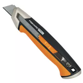 нож FISKARS сегментный 18мм