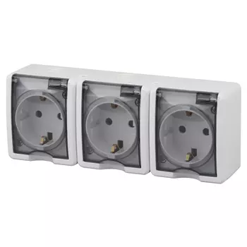 розетка 3 поста ЭРА Эксперт IP54 с заземлением белый