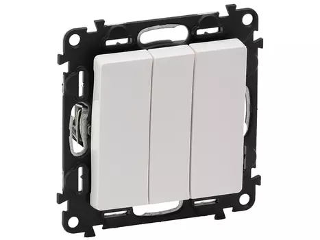 выключатель 3-клавишный LEGRAND Valena Life белый