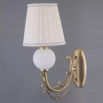 Настенное бра Lumien Hall Санна 1026/1W-AB-P