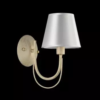 Настенное бра Maytoni Marquis ARM327-01-W