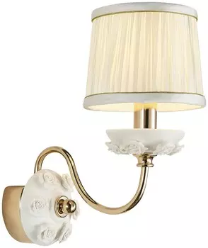 Настенное бра Wertmark Rosabella WE377.01.301