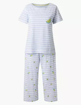 Пижамный комплект в полоску украшен вышивкой