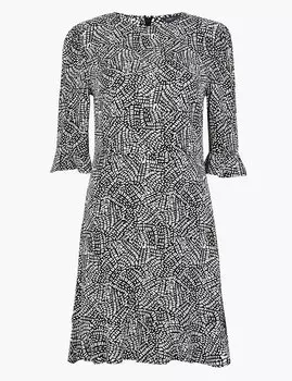 Платье мини приталенное с рюшами