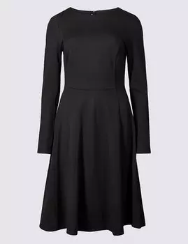 Платье с длинным рукавом