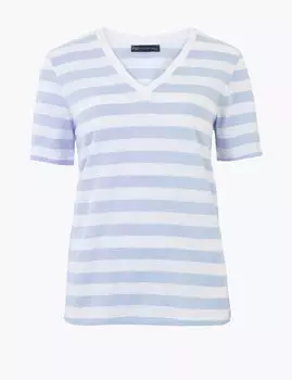Прямая хлопковая футболка в полоску с V-образной горловиной