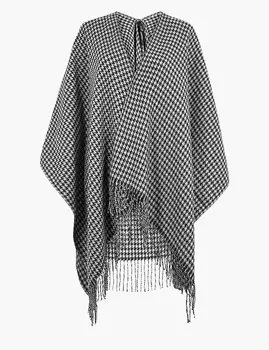 Широкий шарф с бахромой