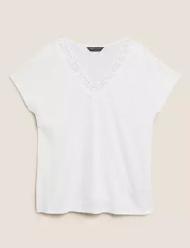 Свободная футболка из льна с V-образной горловиной