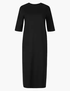 Свободное платье с круглым вырезом