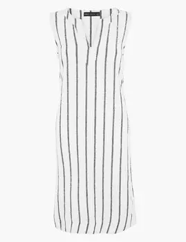 Свободное платье в полоску с V-образной горловиной