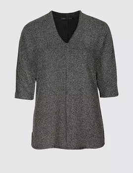 Топ блестящий с V-образным вырезом и рукавом 3/4