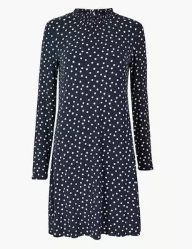 Трикотажное платье-свинг до колен в горошек