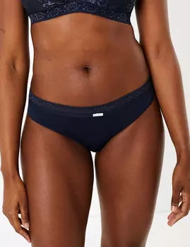 Трусы-бразилиана с кружевной отделкой и бантиком в центре