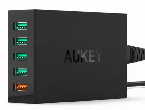 Cетевое зарядное устройство AUKEY
