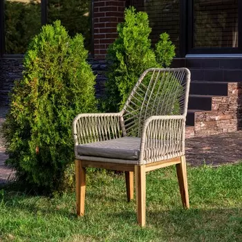 Кресло из акации Chloe бежевое